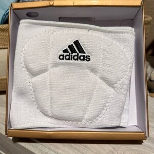NWOT Adidas White and Black Volleyball Kneepads